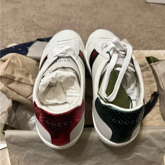 Gucci BEE Athletic Shoes - Picture 7 of 14
